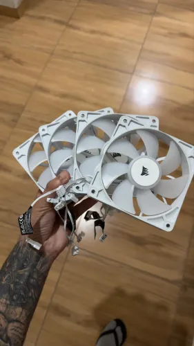 Vendo 4 fans argb corsair  rs120