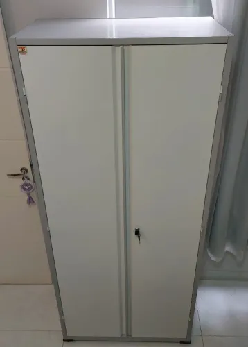 Armário de aço com fechadura 4 prateleiras