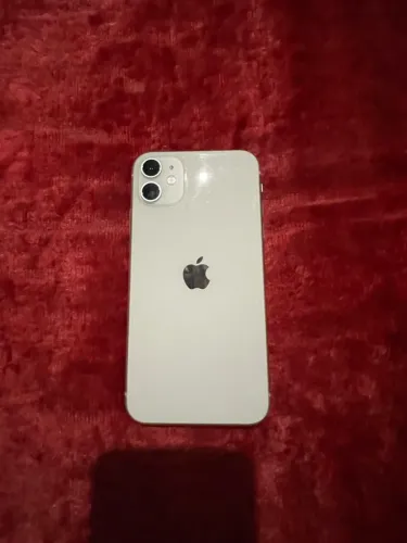 iPhone 11 semi novo !!
