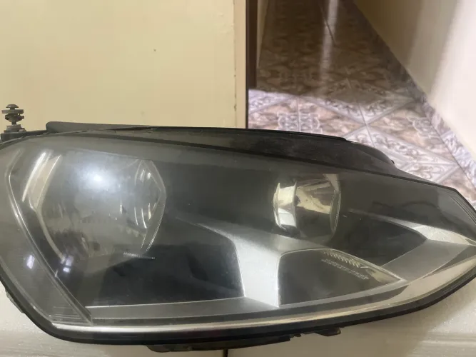 Farol principal golf lado esquerdo