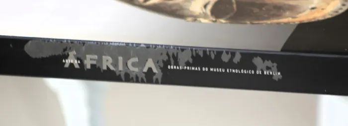 Livro África - Obras primas do museu etnológico de Berlim. CCBB 2003