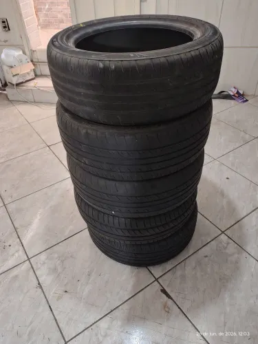 Vendo 4 pneus