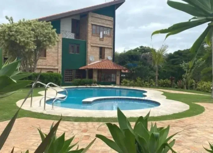 Casa de Alto Padrão a venda no Condomínio Alpes de Guararema.