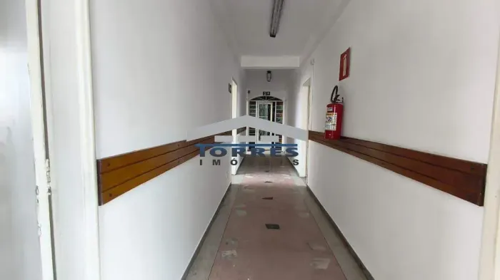 Área comercial com 08 salas prontas para receber seu negócio