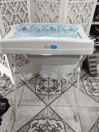 Banheira com trocador Burigotto semi nova