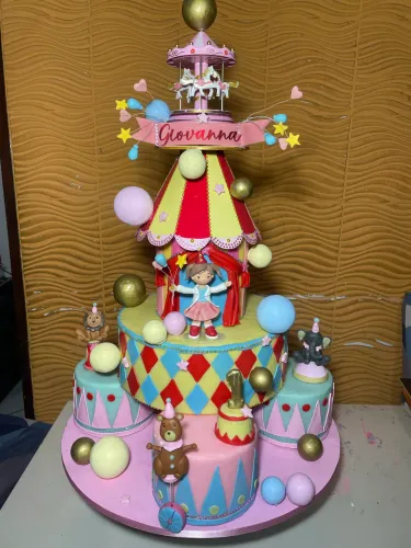 Bolo fake Circo Rosa