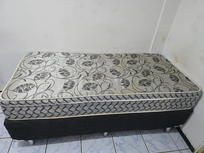 Cama solteiro de molas ensacadas