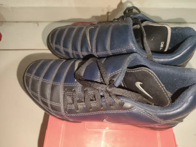 Chuteira Nike Total 90 