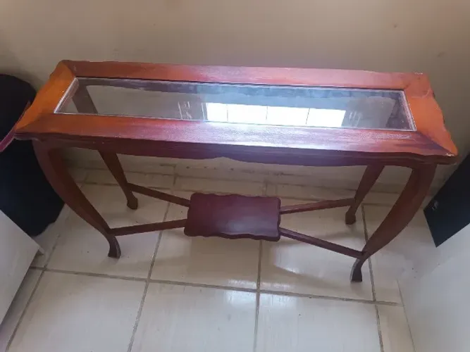 Aparador inglês Luiz XV, com vidro para sala de jantar/entrada, usado