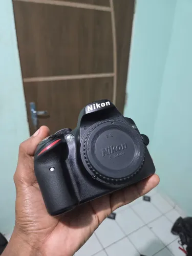 Câmera fotográfica Nikon D3200 (Flash danificado) Aceito ofertas