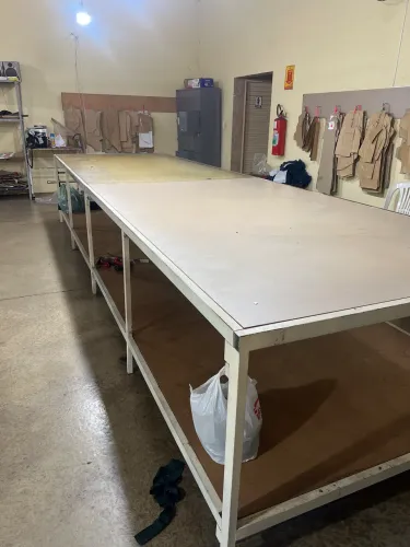 Mesa de corte para confecção 