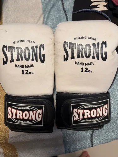Luvas de Boxe Strong Boxing Gear 12 oz - Couro