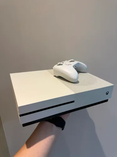 XBOX ONE S 500GB