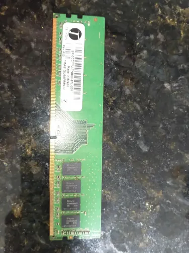 1 módulo de memória ram TEIKON TMA81GU6AFR8N-UHSC