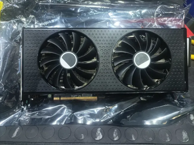 Placa de vídeo Radeon RX7700 XT - 12GB VRAM