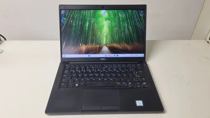 Notebook Dell Latitude 7390 | Core i5 8ª Ger. | 16GB RAM | SSD 250GB | 13" Super Leve