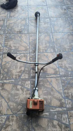 Roçadeira sthill 220