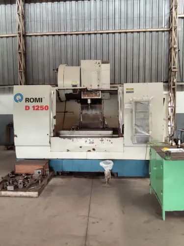 Centro de Usinagem Romi D1250, Ano 2011  Comando Fanuc