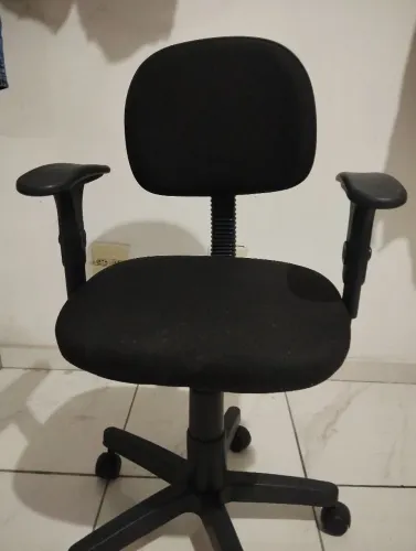 Cadeira de escritório usada