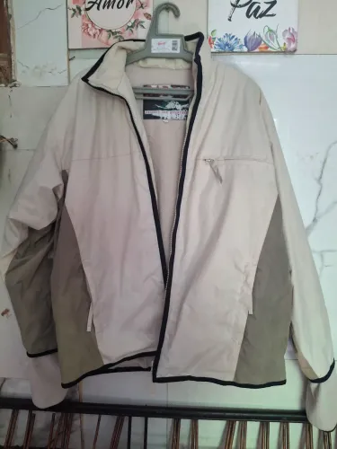 Vendo Jaqueta importada impermeável grande 