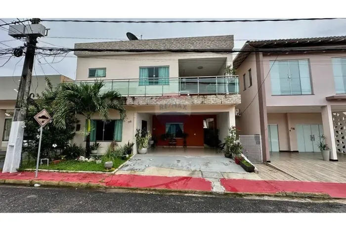 Casa para venda - 380 m² - 4 quartos - 3 suítes em Residencial Park Ville - Parque Guajará