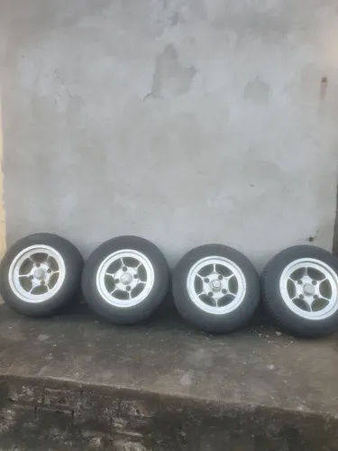 Rodas aro 14 novas pneus bons roda muito ainda!!
