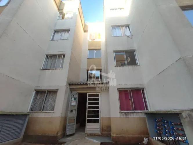 Apartamento térreo , totalmente reformado no Condomínio Parque Iguaçu II