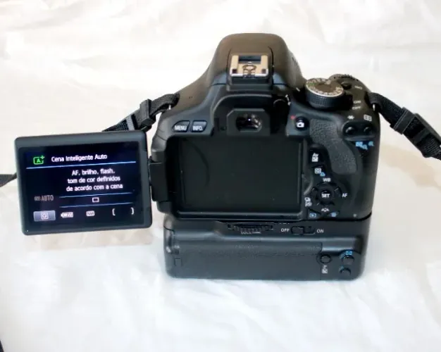 Câmera Canon Eos Rebel T3i Dslr Cor Preto Com 12 K Clique