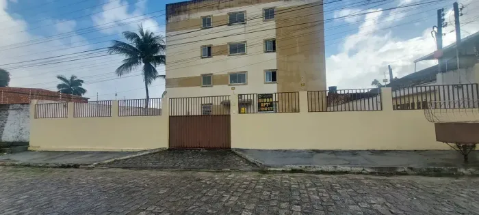 Imóvel para aluguel tem 70 metros quadrados com 3 quartos em Barro Duro - Maceió - AL