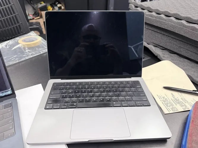 MacBook Pro 14" M1 Pro 2021 (A2442) - Para Retirada de Peças / Placa com Defeito
