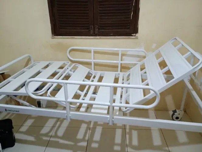 Cama hospitalar, 1 mês de uso!!!