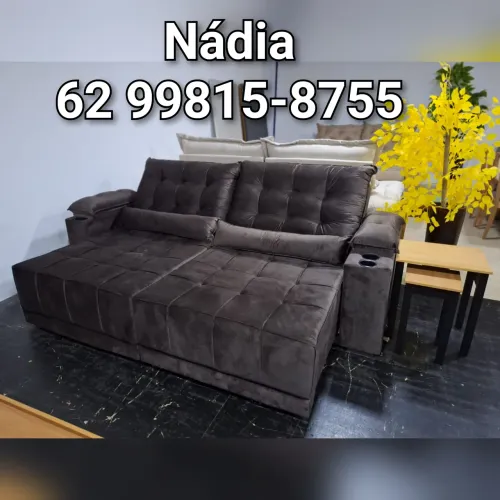 Sofá com porta copos embutido 
