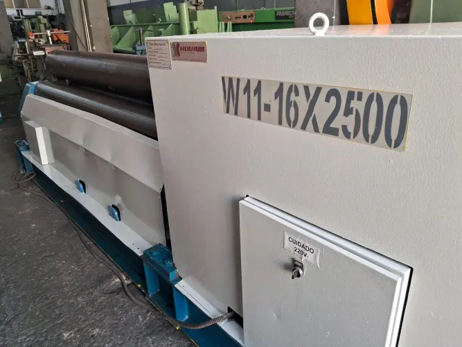 Calandra mecanica 2500x16mm aperto motorizado 