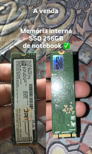 Memória interna SSD 256GB de notebook.