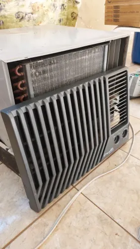 Ar Condicionado de Parede Springer 10500 BTUs 