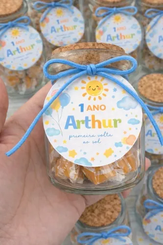 Lembrancinhas frasco de vidro com rolha e doces caramelos
