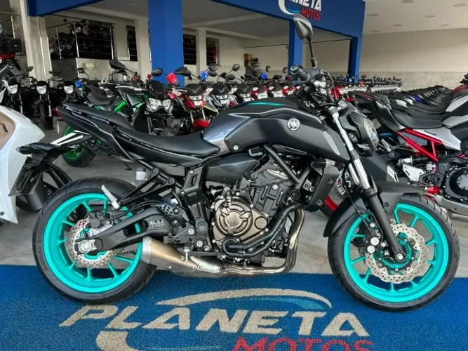 Yamaha MT-07 modelo 2025 com apenas 5.800 km rodados, moto super conservada!