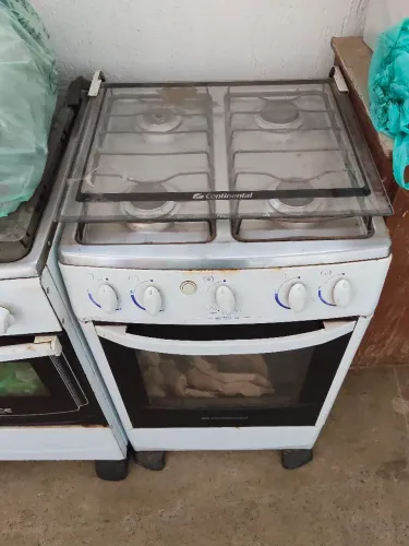Fogões de quatro bocas usados mais está excelente para uso.
