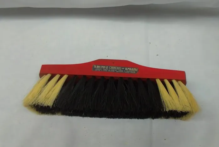 Vassoura de pelos sem cabo - marca Condor antiga - 60 unidades