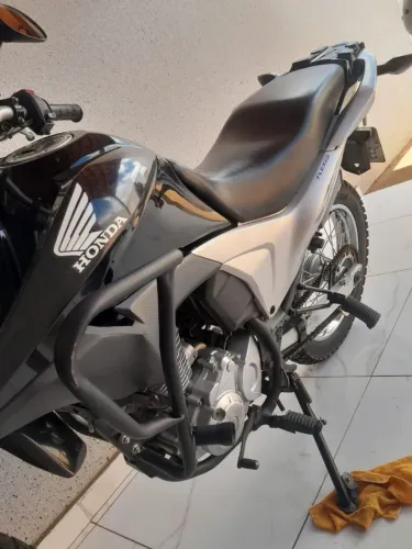 Só pegar e rodar, moto conservada e para quem gosta de coisa boa.