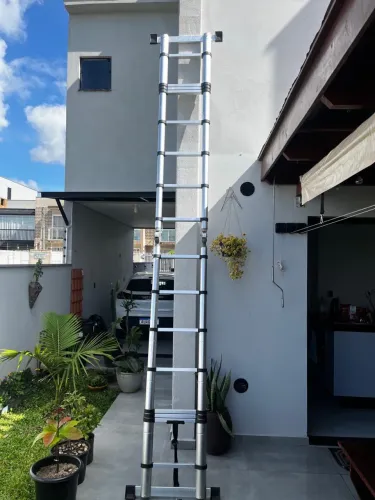 Escada telescópica multifuncional alumínio