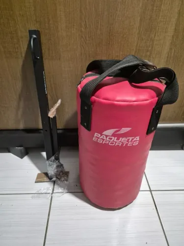 Vendo saco de pancada 52cm com suporte