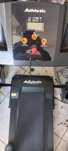 Vendo esteira Athletic Action zerada!!