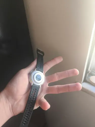 Vende-se relógio smartwatch com GPS integrado semi-novo