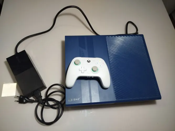 Xbox One Fat 1TB Edição Forza 6 + Gamesir G7 SE