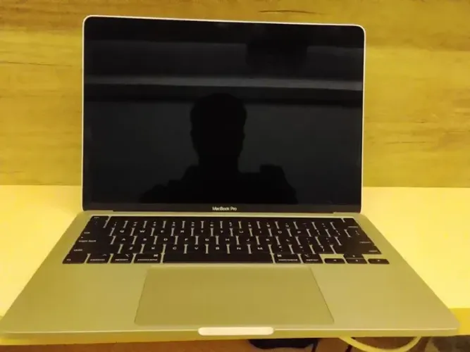macbook pro 13 2020