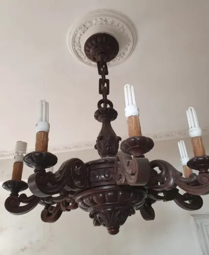Vendo lustre de madeira maciça