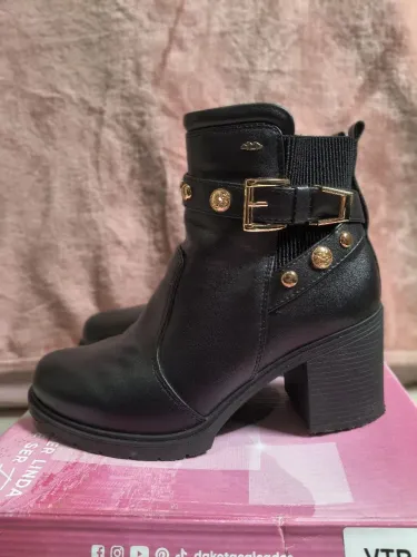 Bota feminina 