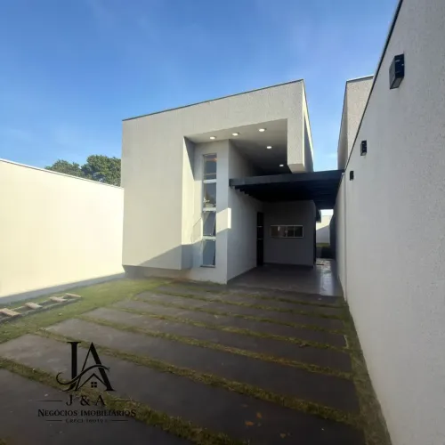Casa á venda com 3 quartos sendo 1 suíte com closet, área gourmet no Jardim Montevidéu em