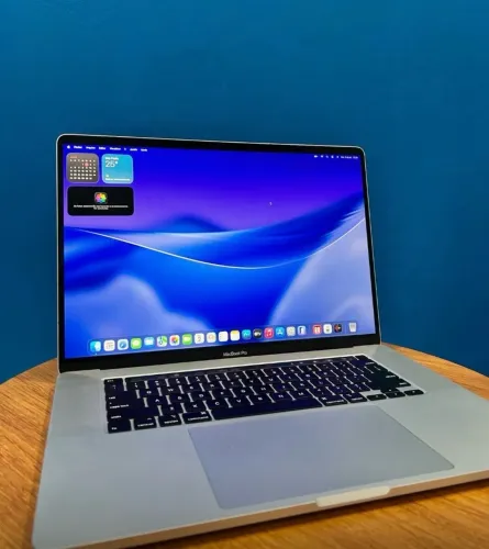 Macbook Pro 2019 16/512Gb touch bar 16 polegadas.